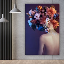 Lade das Bild in den Galerie-Viewer, Aluminiumbild gebürstet Flower Lady Hochformat
