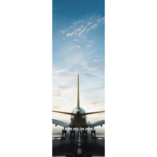 Lade das Bild in den Galerie-Viewer, Aluminiumbild Flugzeug auf der Landebahn Panorama Hoch
