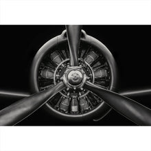 Lade das Bild in den Galerie-Viewer, Leinwandbild Flugzeugpropeller Schwarz Weiß Querformat
