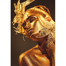 Lade das Bild in den Galerie-Viewer, Aluminiumbild Frau in Gold Hochformat
