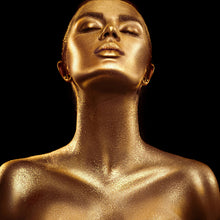 Lade das Bild in den Galerie-Viewer, Aluminiumbild Frau in Gold No.1 Quadrat

