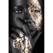 Lade das Bild in den Galerie-Viewer, Leinwandbild Frau mit Gold Make-Up Hochformat
