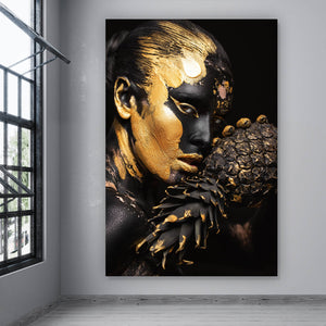 Acrylglasbild Frauenportrait Schwarz mit Gold No.2 Hochformat