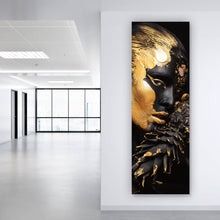 Lade das Bild in den Galerie-Viewer, Leinwandbild Frauenportrait Schwarz mit Gold No.2 Panorama Hoch
