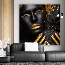 Lade das Bild in den Galerie-Viewer, Spannrahmenbild Frauenportrait Schwarz mit Gold Quadrat
