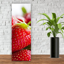 Lade das Bild in den Galerie-Viewer, Leinwandbild Frische Erdbeeren Panorama Hoch
