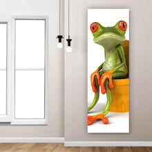 Lade das Bild in den Galerie-Viewer, Leinwandbild Frosch auf Toilette Panorama Hoch
