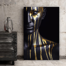 Lade das Bild in den Galerie-Viewer, Spannrahmenbild Geheimnisvolle Frau mit Gold Hochformat
