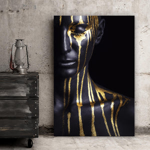 Acrylglasbild Geheimnisvolle Frau mit Gold Hochformat