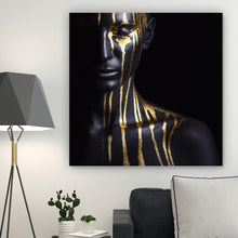 Lade das Bild in den Galerie-Viewer, Poster Geheimnisvolle Frau mit Gold Quadrat
