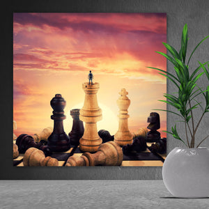 Acrylglasbild Gigantische Schachfiguren vor Sonnenaufgang Quadrat