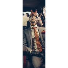Lade das Bild in den Galerie-Viewer, Aluminiumbild Giraffen Duo im Anzug Digital Art Panorama Hoch
