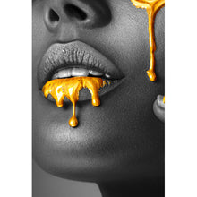 Lade das Bild in den Galerie-Viewer, Poster Goldene Lippen No.7 Hochformat
