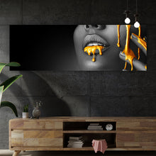 Lade das Bild in den Galerie-Viewer, Aluminiumbild Goldene Lippen No.7 Panorama
