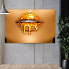 Lade das Bild in den Galerie-Viewer, Aluminiumbild gebürstet Goldfarbene Lippen Querformat
