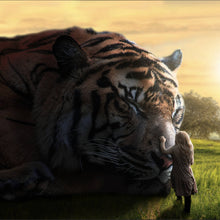Lade das Bild in den Galerie-Viewer, Leinwandbild Großer Tiger mit Frau Quadrat
