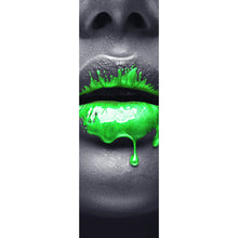 Lade das Bild in den Galerie-Viewer, Poster Grüne Lippen Panorama Hoch
