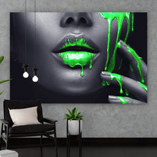 Lade das Bild in den Galerie-Viewer, Aluminiumbild gebürstet Grüne Lippen Querformat
