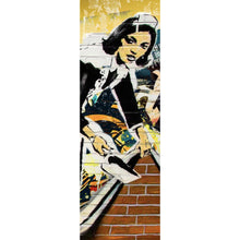 Lade das Bild in den Galerie-Viewer, Aluminiumbild gebürstet Hausmädchen Graffiti Banksy Panorama Hoch
