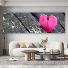 Lade das Bild in den Galerie-Viewer, Aluminiumbild Herzförmige Blüte auf Holz Panorama
