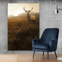 Lade das Bild in den Galerie-Viewer, Spannrahmenbild Hirsch im Nebel Hochformat
