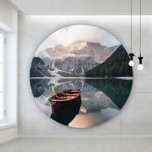 Lade das Bild in den Galerie-Viewer, Aluminiumbild Holzboot am Bergsee Kreis
