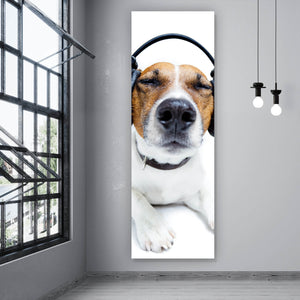 Leinwandbild Hund mit Kopfhörer – Hochformat, im Aufhängefertig Versandkostenfrei & Wandguru