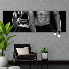 Lade das Bild in den Galerie-Viewer, Spannrahmenbild Sportliches Paar Schwarz Weiß Panorama
