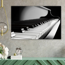 Lade das Bild in den Galerie-Viewer, Leinwandbild Klavier auf schwarzem Hintergrund Querformat
