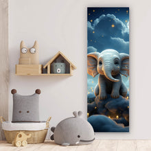 Lade das Bild in den Galerie-Viewer, Spannrahmenbild Kleines Elefantenkind im Himmel Panorama Hoch
