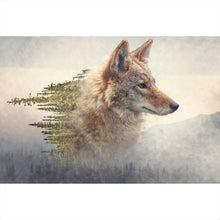 Lade das Bild in den Galerie-Viewer, Aluminiumbild gebürstet Kojote und Kiefernwald Querformat
