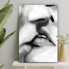 Lade das Bild in den Galerie-Viewer, Spannrahmenbild Küssende Lippen Vintage Zeichenstil Hochformat
