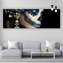 Lade das Bild in den Galerie-Viewer, Leinwandbild La Catrina mit blauen Blüten Panorama
