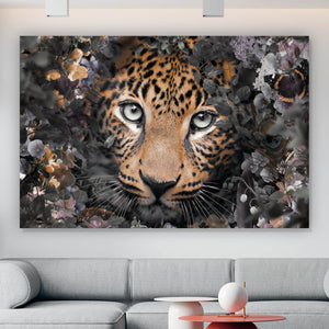 Leinwandbild Leopard im Blütenwald Querformat