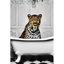 Lade das Bild in den Galerie-Viewer, Aluminiumbild gebürstet Leopard in der Badewanne Modern Art Hochformat
