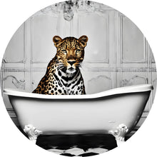 Lade das Bild in den Galerie-Viewer, Aluminiumbild gebürstet Leopard in der Badewanne Modern Art Kreis

