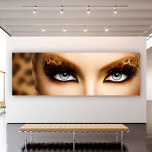 Lade das Bild in den Galerie-Viewer, Leinwandbild Leopard Make Up Panorama
