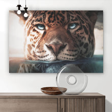 Lade das Bild in den Galerie-Viewer, Poster Leopard unter Wasser Querformat

