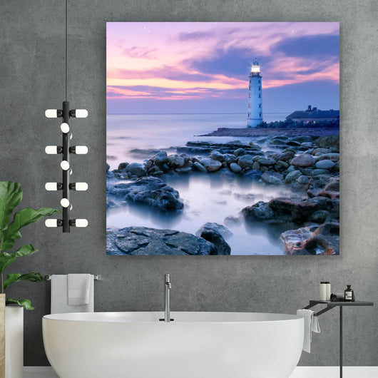 Aluminiumbild Leuchtturm mit lila Wolken Quadrat