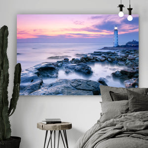 Poster Leuchtturm mit lila Wolken Querformat
