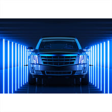 Lade das Bild in den Galerie-Viewer, Aluminiumbild gebürstet Limousine im Neonlicht Querformat
