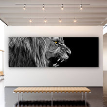 Lade das Bild in den Galerie-Viewer, Aluminiumbild gebürstet Löwe Aggressiv Panorama
