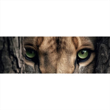 Lade das Bild in den Galerie-Viewer, Leinwandbild Löwe hinter einem Baum Panorama
