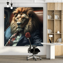 Lade das Bild in den Galerie-Viewer, Aluminiumbild gebürstet Löwe im Anzug Digital Art Quadrat
