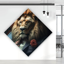 Lade das Bild in den Galerie-Viewer, Aluminiumbild gebürstet Löwe im Anzug Digital Art Raute
