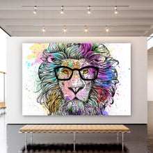 Lade das Bild in den Galerie-Viewer, Aluminiumbild gebürstet Löwe mit Brille Aquarell Querformat
