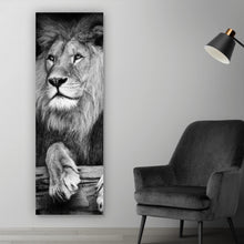 Lade das Bild in den Galerie-Viewer, Poster Löwen Portrait schwarz weiß Panorama Hoch

