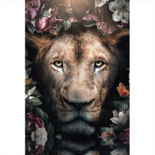 Lade das Bild in den Galerie-Viewer, Spannrahmenbild Löwin im Paradies des Dschungels Hochformat

