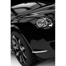 Lade das Bild in den Galerie-Viewer, Poster Luxuswagen auf schwarzem Hintergrund Hochformat

