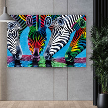 Lade das Bild in den Galerie-Viewer, Aluminiumbild gebürstet Malerei Bunte Zebras Querformat
